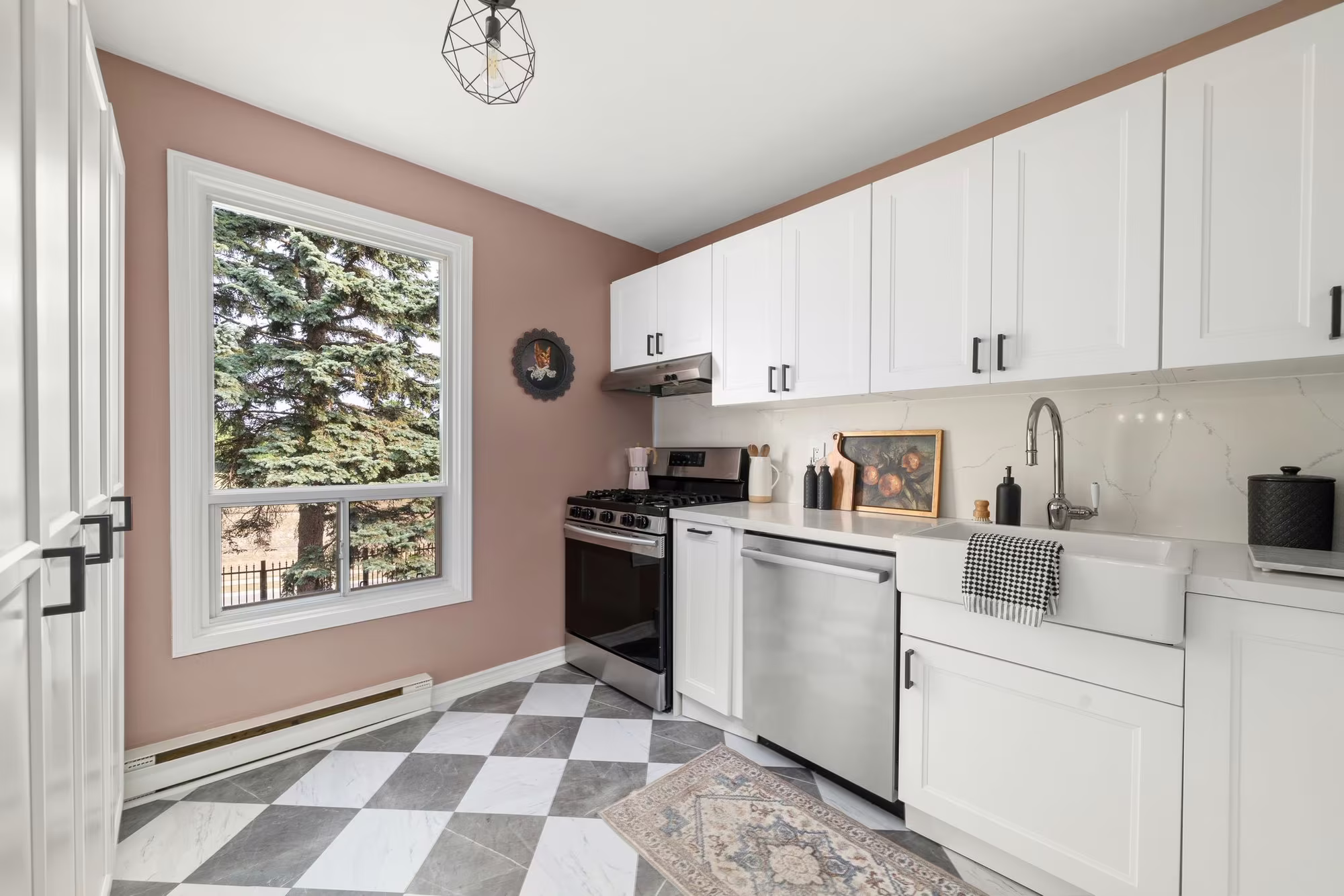 Kitchen at 10-765 Oklahoma Dr, Pickering, with a gas stove and stainless steel appliances
