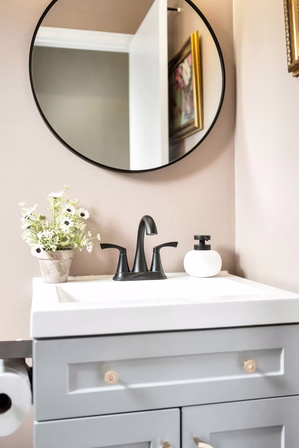 Powder room on the mid-level landing at 10-765 Oklahoma Dr, Pickering