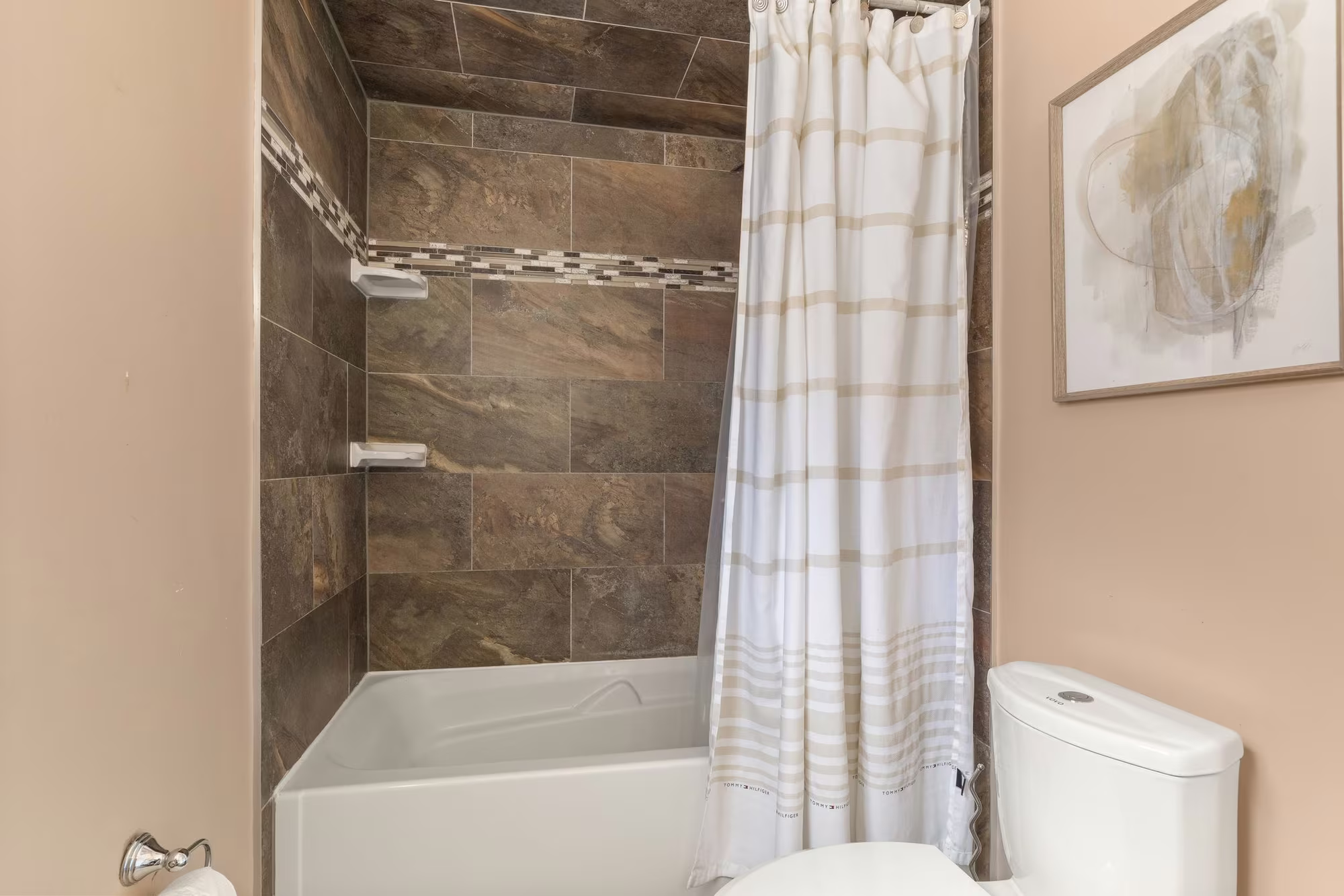 4-piece primary ensuite shower and tub at 1509 Grandview Street North, Oshawa, with tiled surround