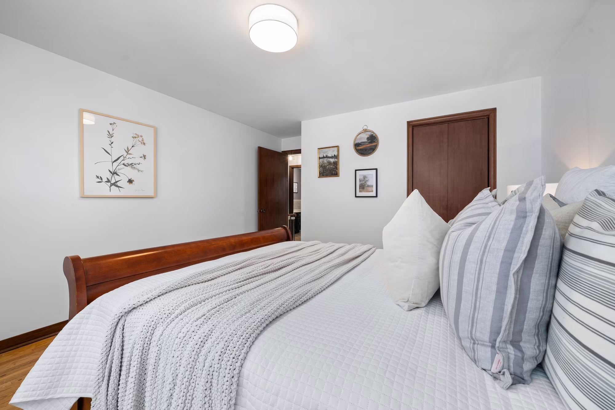 Fourth bedroom at 38A Deep Dene Dr, Highland Creek Village, with double closet