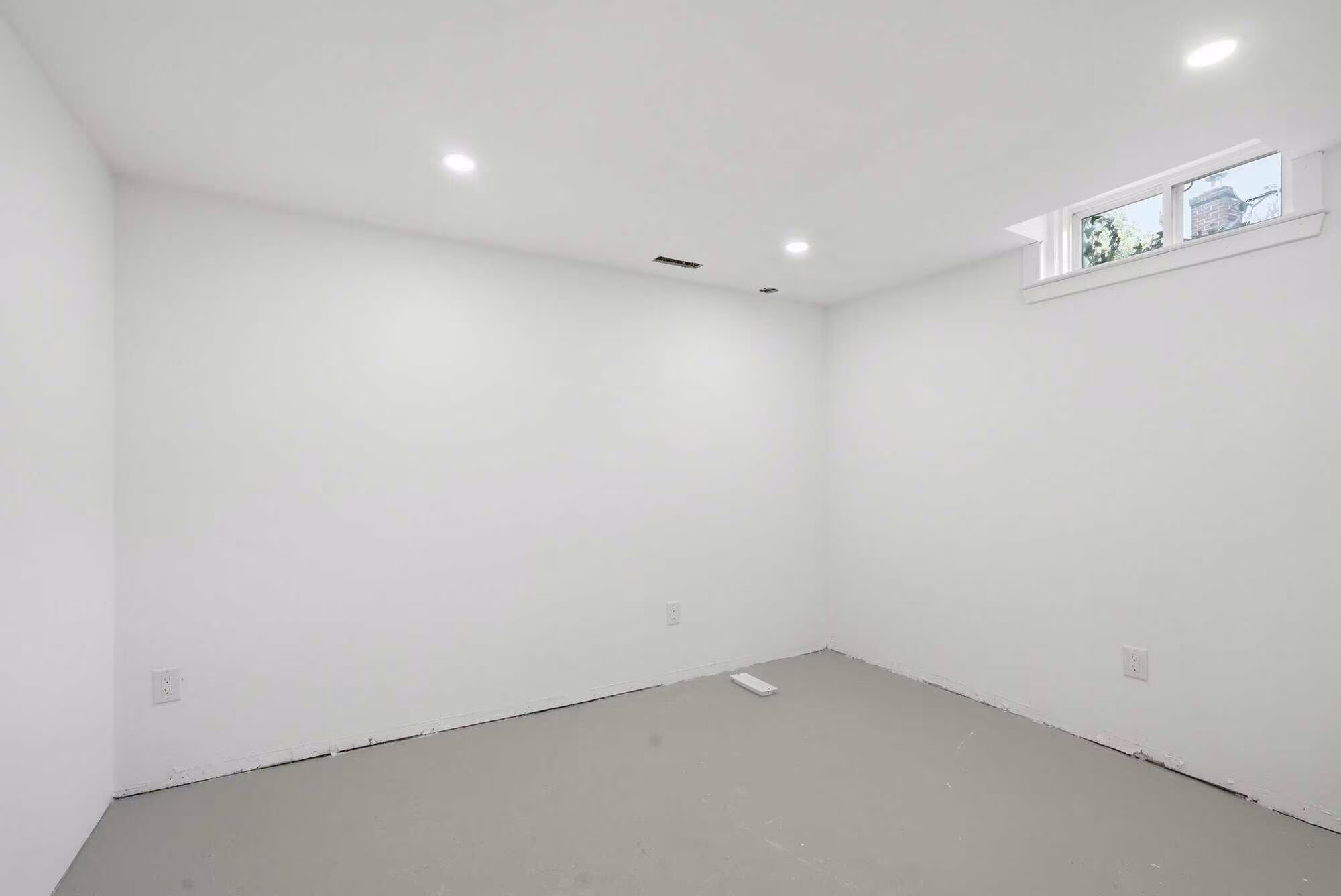 Unfinished basement room at 39 Anstead Crescent, South Ajax