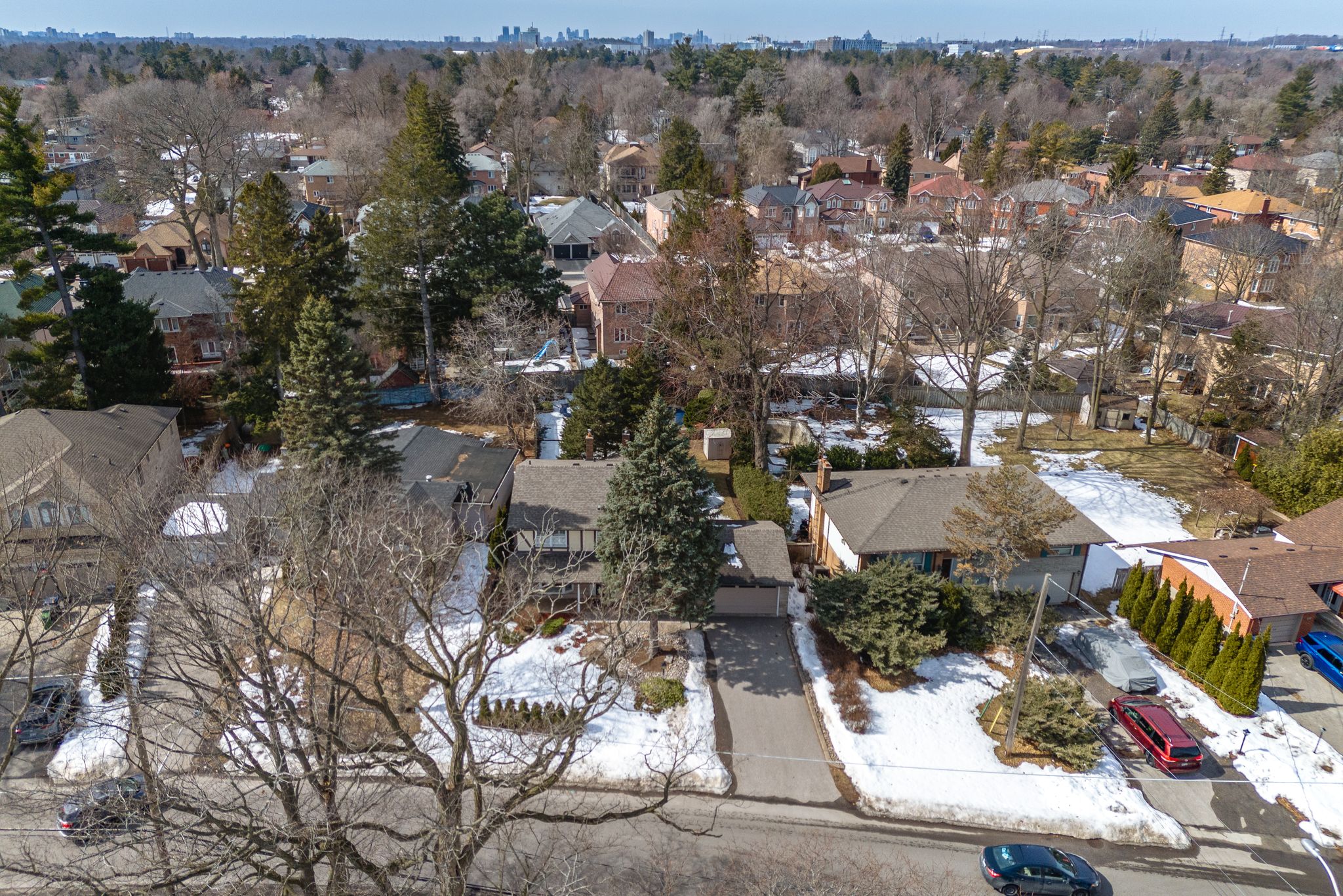 10 38A Deep Dene Dr Toronto ON