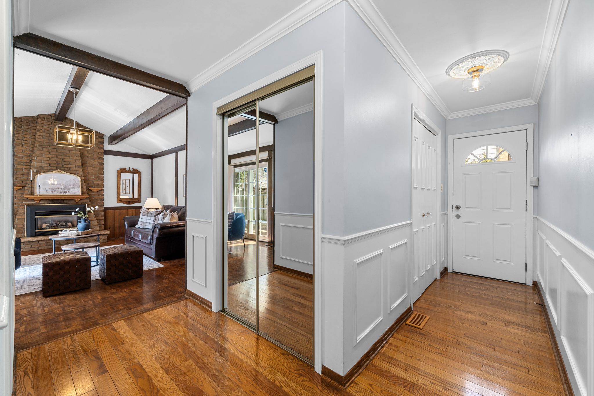 23 38A Deep Dene Dr Toronto ON