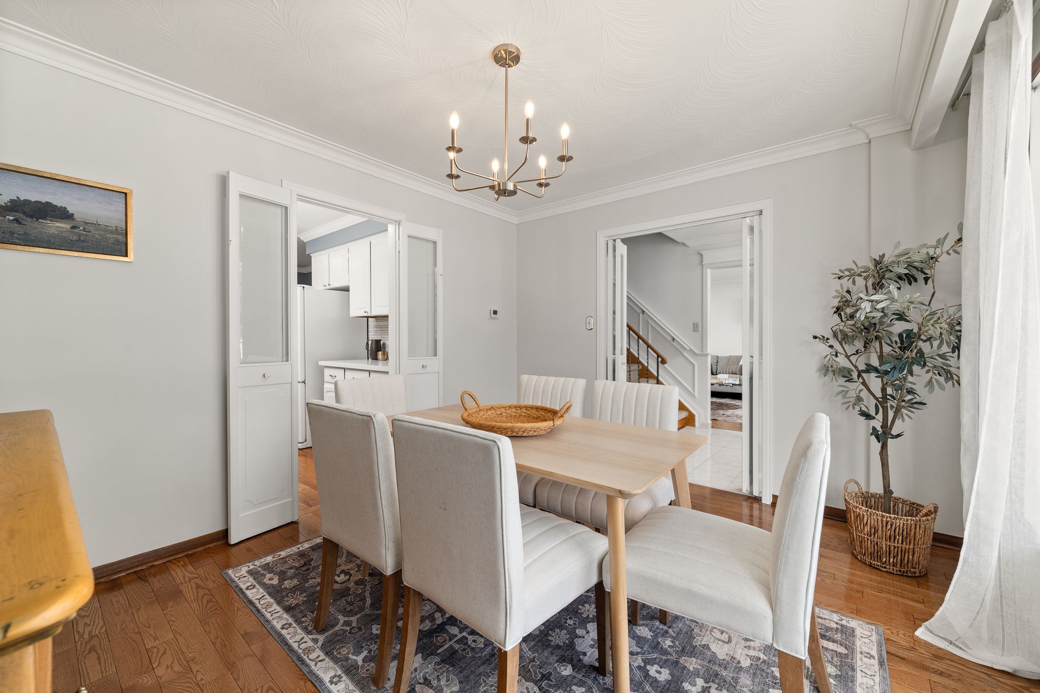 38A Deep Dene Dining room with access from hallway and kitchen