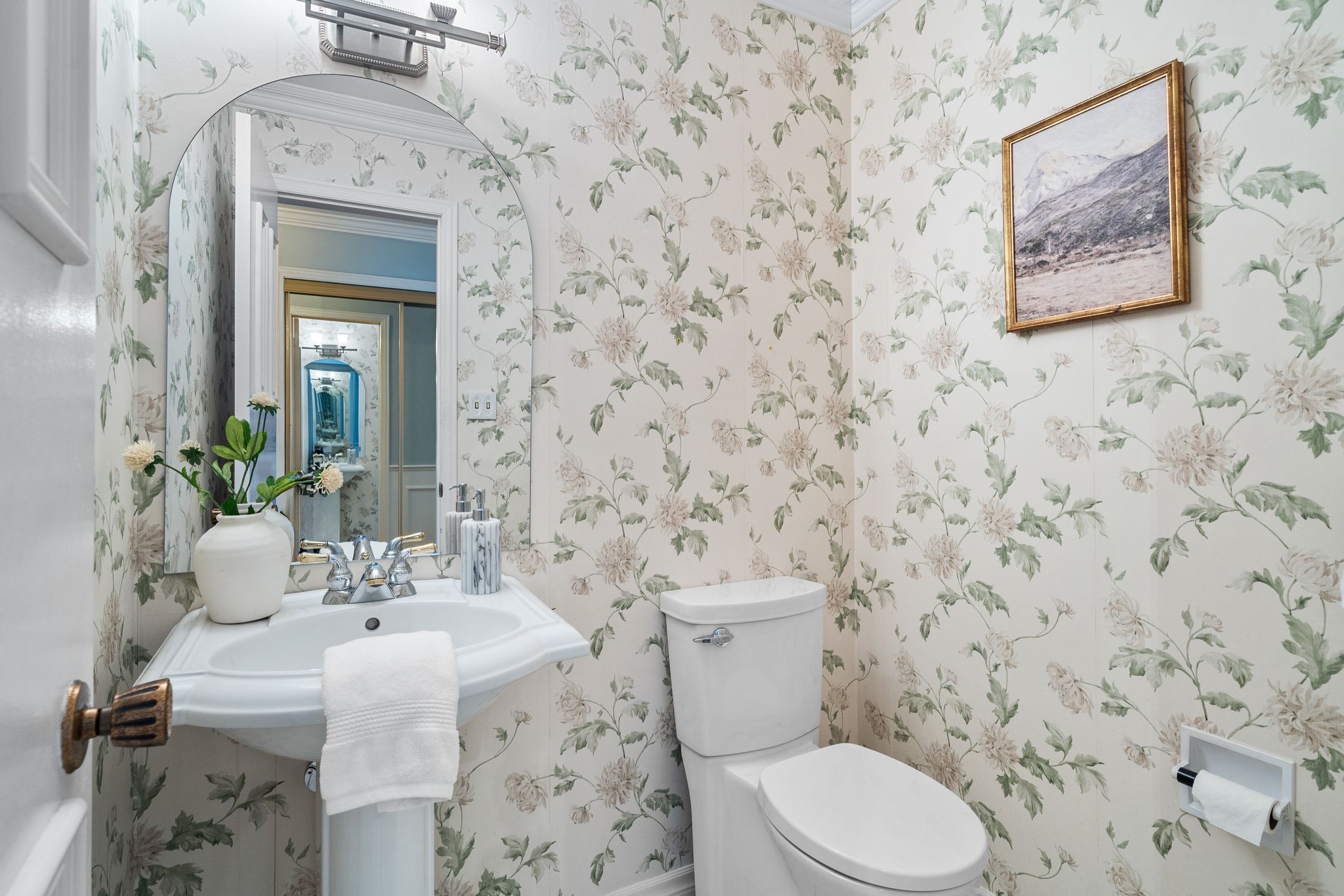 48 38A Deep Dene Dr Toronto ON
