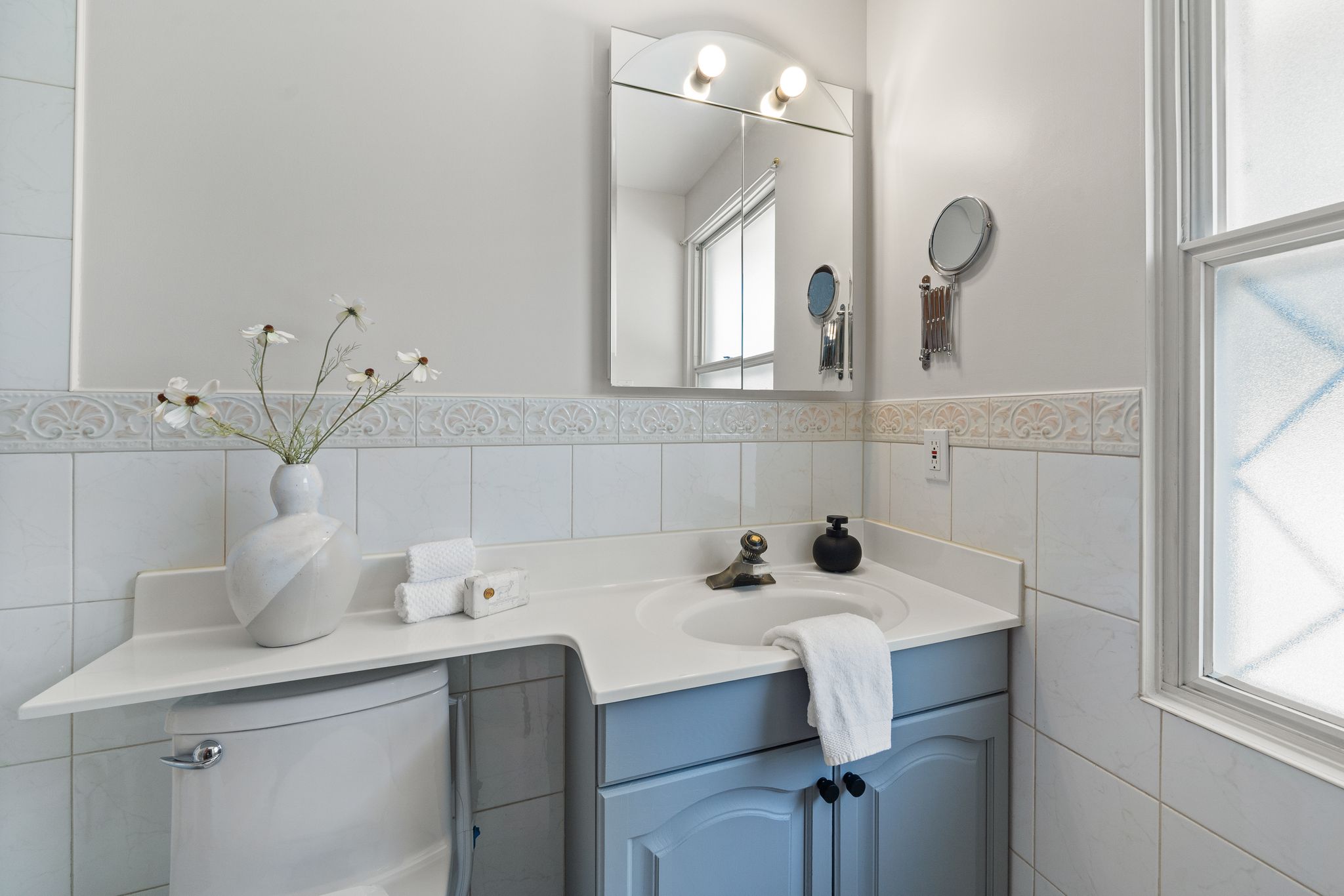 54 38A Deep Dene Dr Toronto ON
