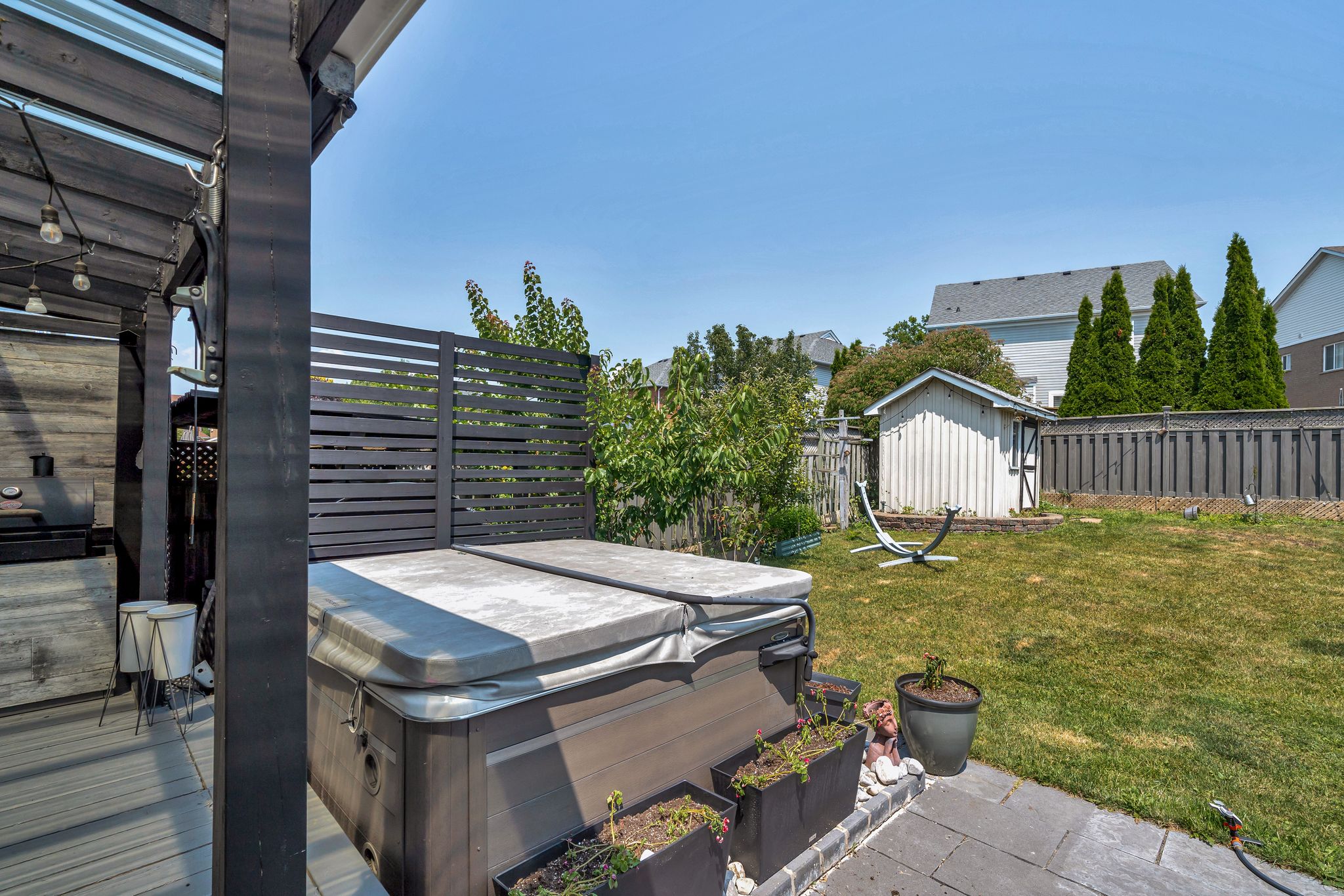 1509 Grandview St N Oshawa Hot Tub