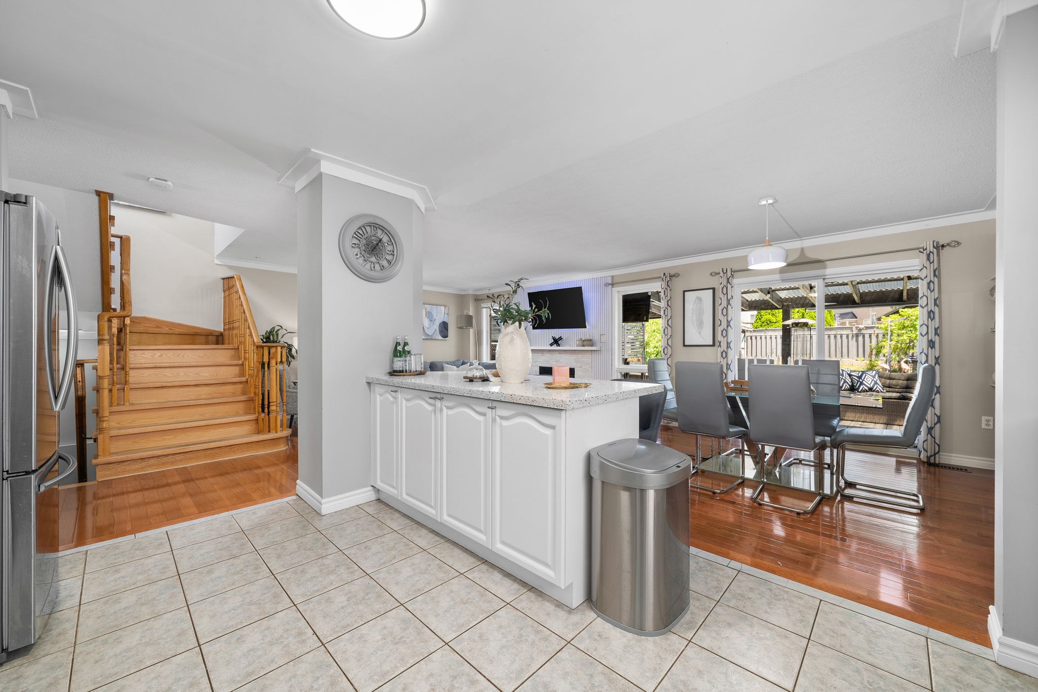 1509 Grandview St N Oshawa Kitchen Island