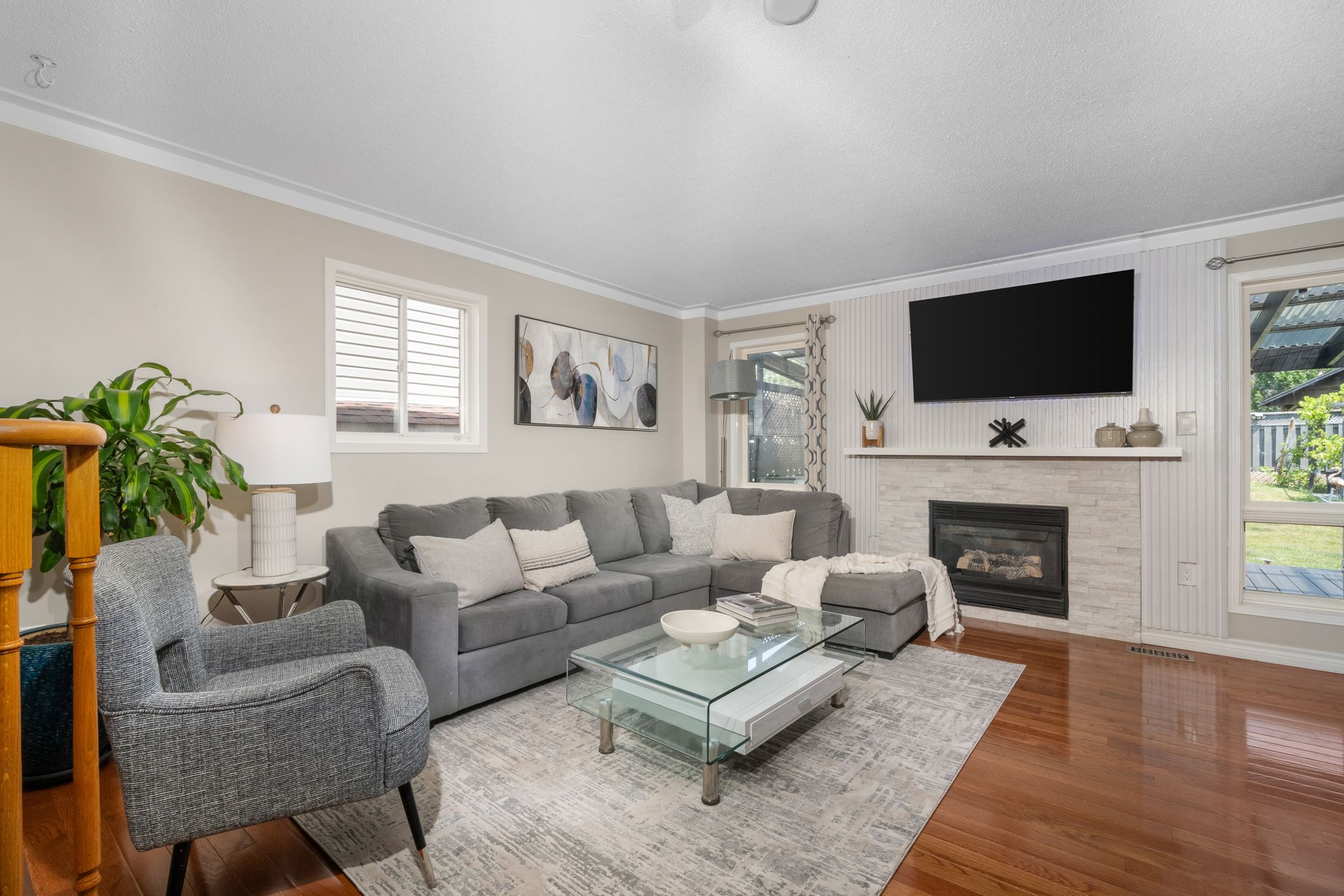 1509 Grandview St N Oshawa Living Room