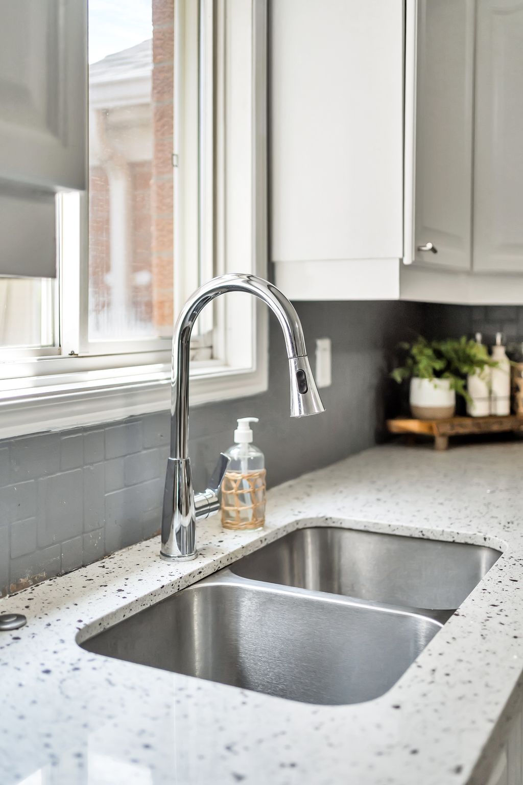 1509 Grandview St N Oshawa Sink
