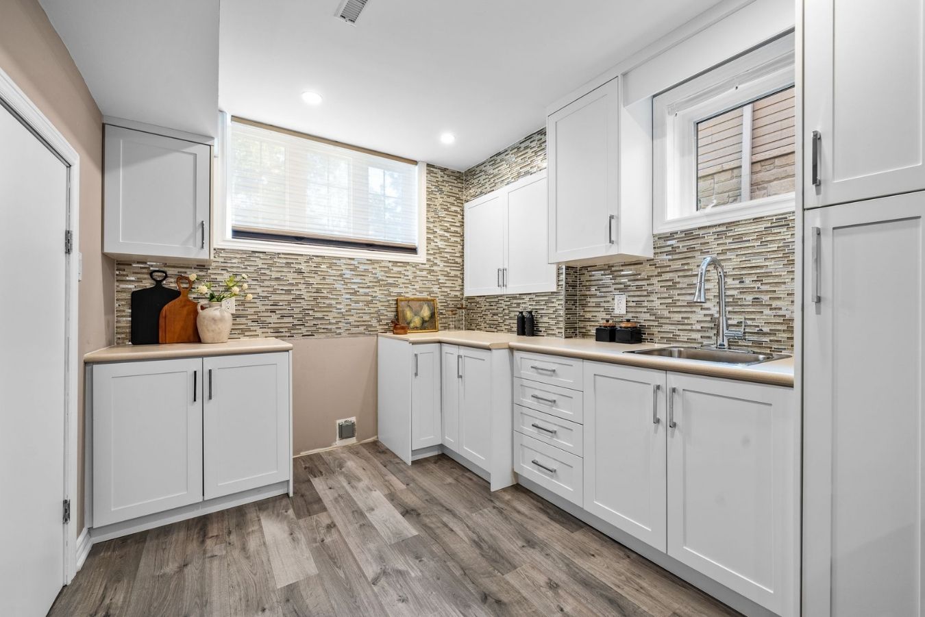 14 Sleepy Hollow place whitby basement kitchenette