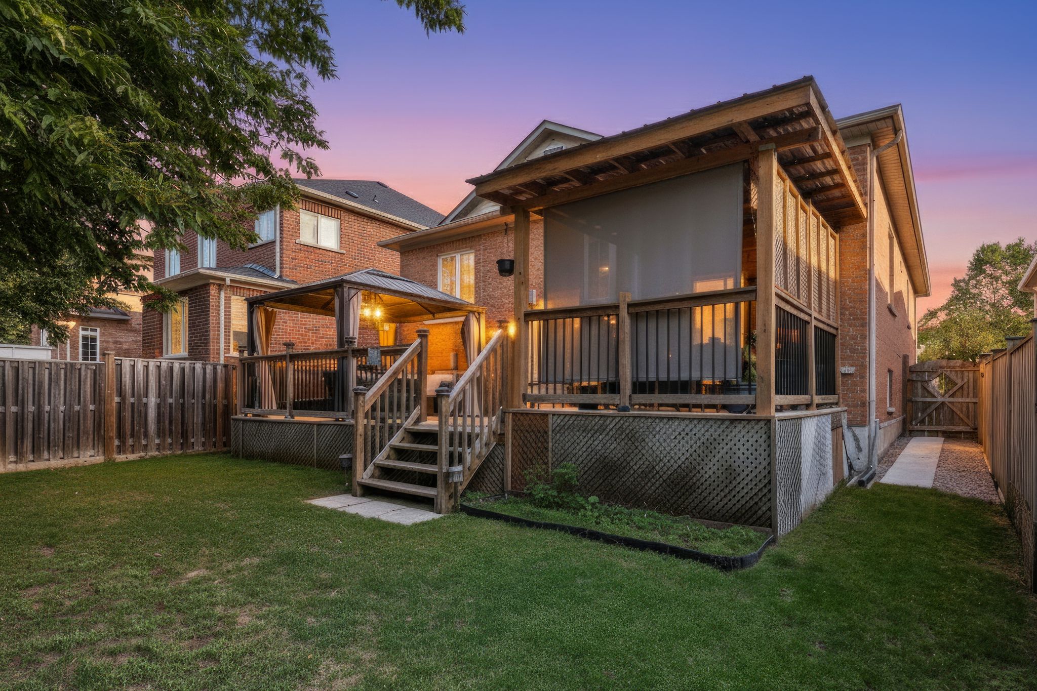 Rear Sunset 14 Sleepy Hollow Pl Whitby ON