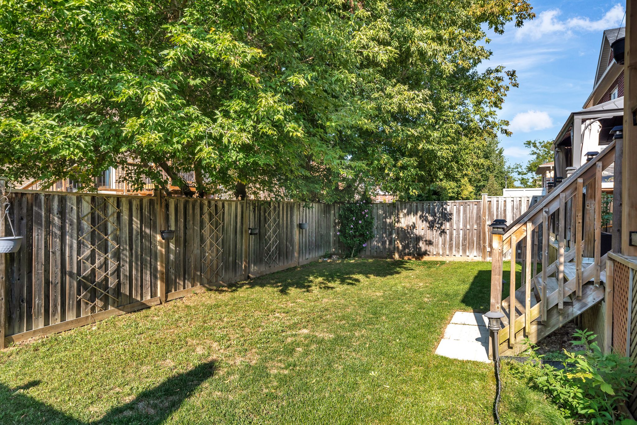 Yard North 14 Sleepy Hollow Pl Whitby ON