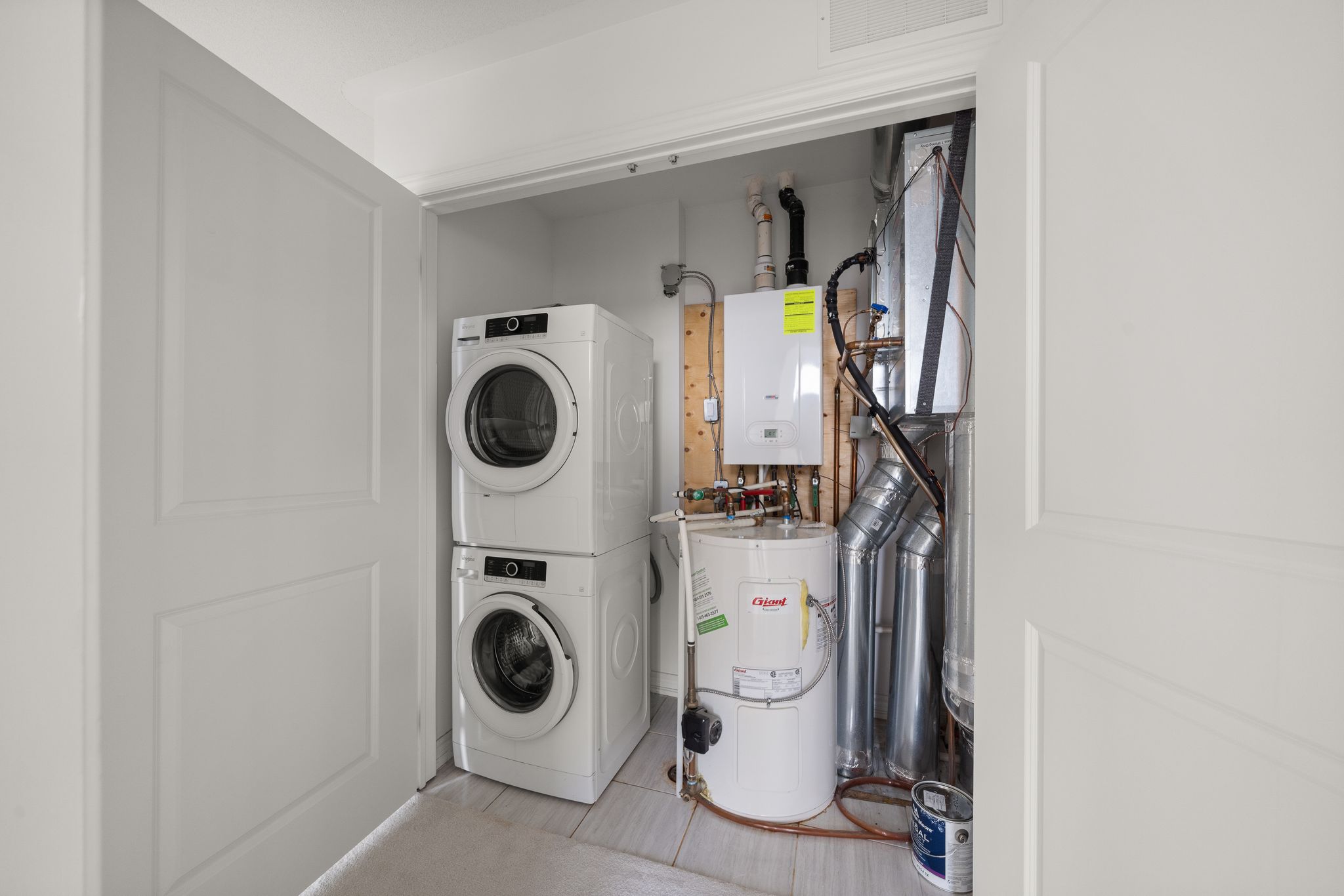 In-unit laundry at 2598 William Jackson Dr Pickering.