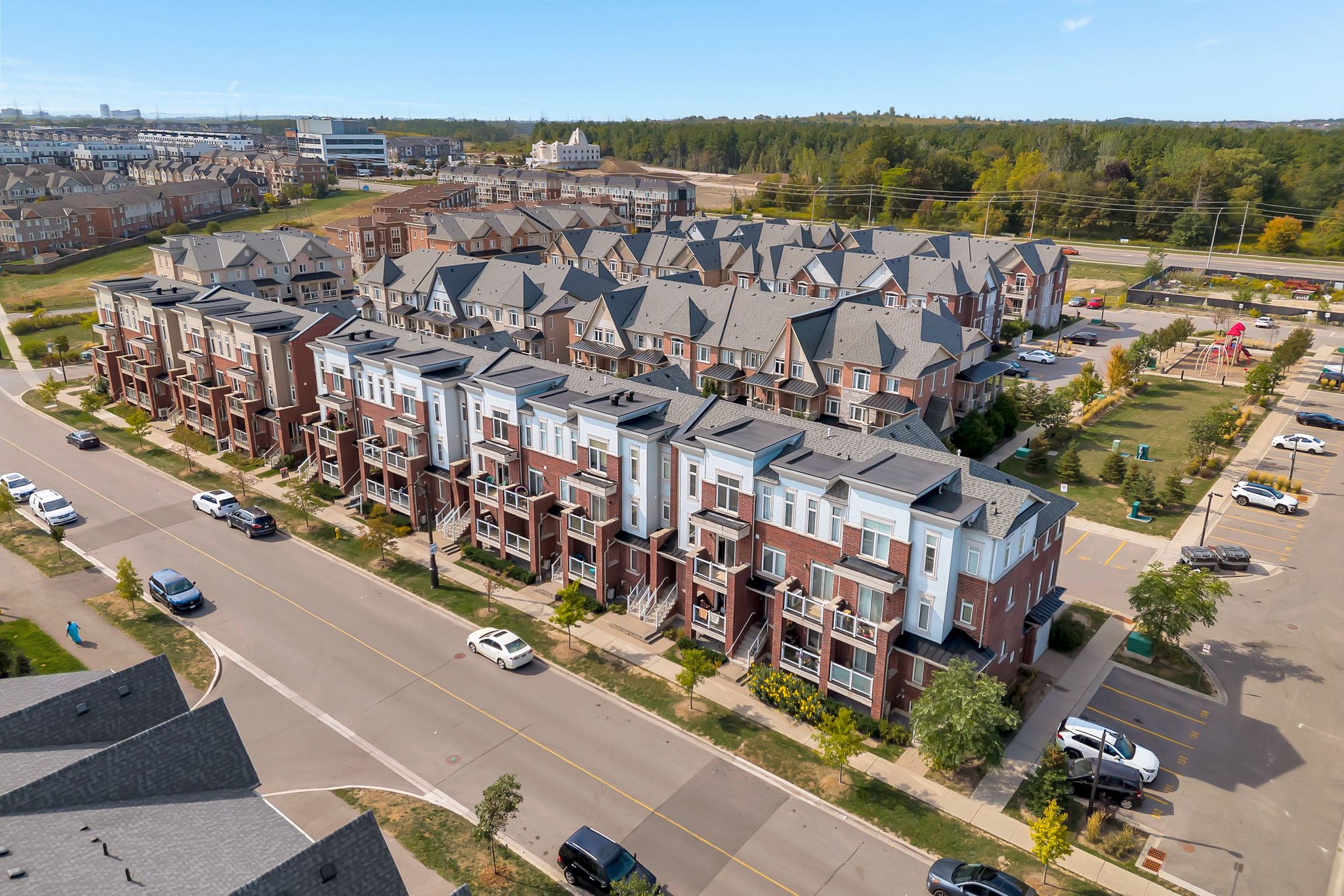 Aerial view of Duffin Heights community and Pickering Golf Club near 2598 William Jackson Dr Pickering.