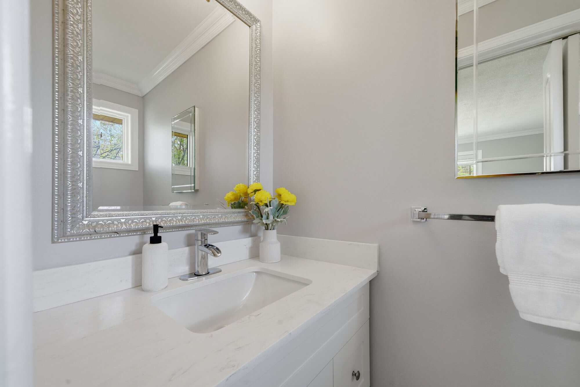 39 anstead cres laura mcbride ajax realtor revel realty 43