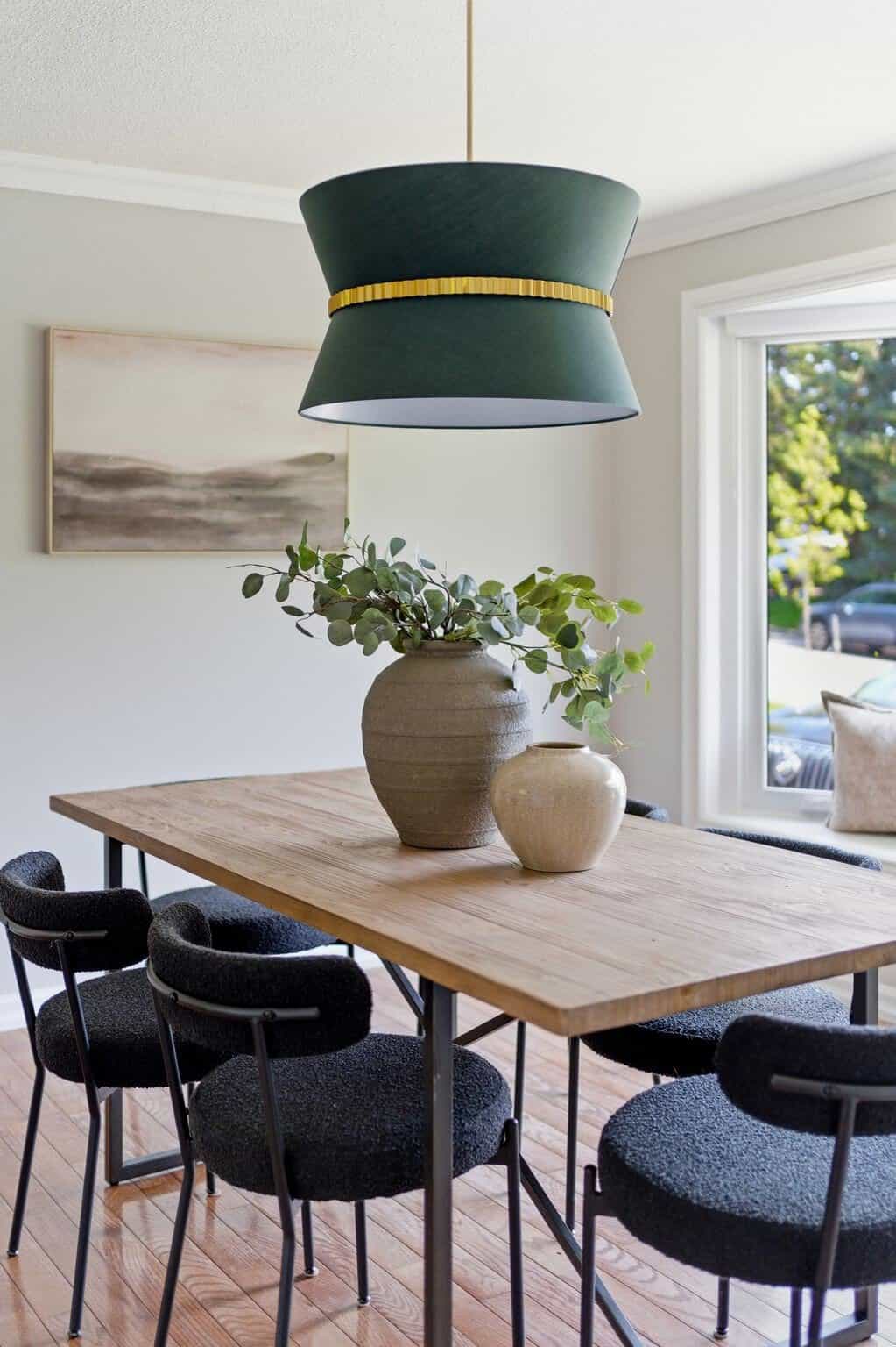 38A Deep Dene Dining room with access from hallway and kitchen