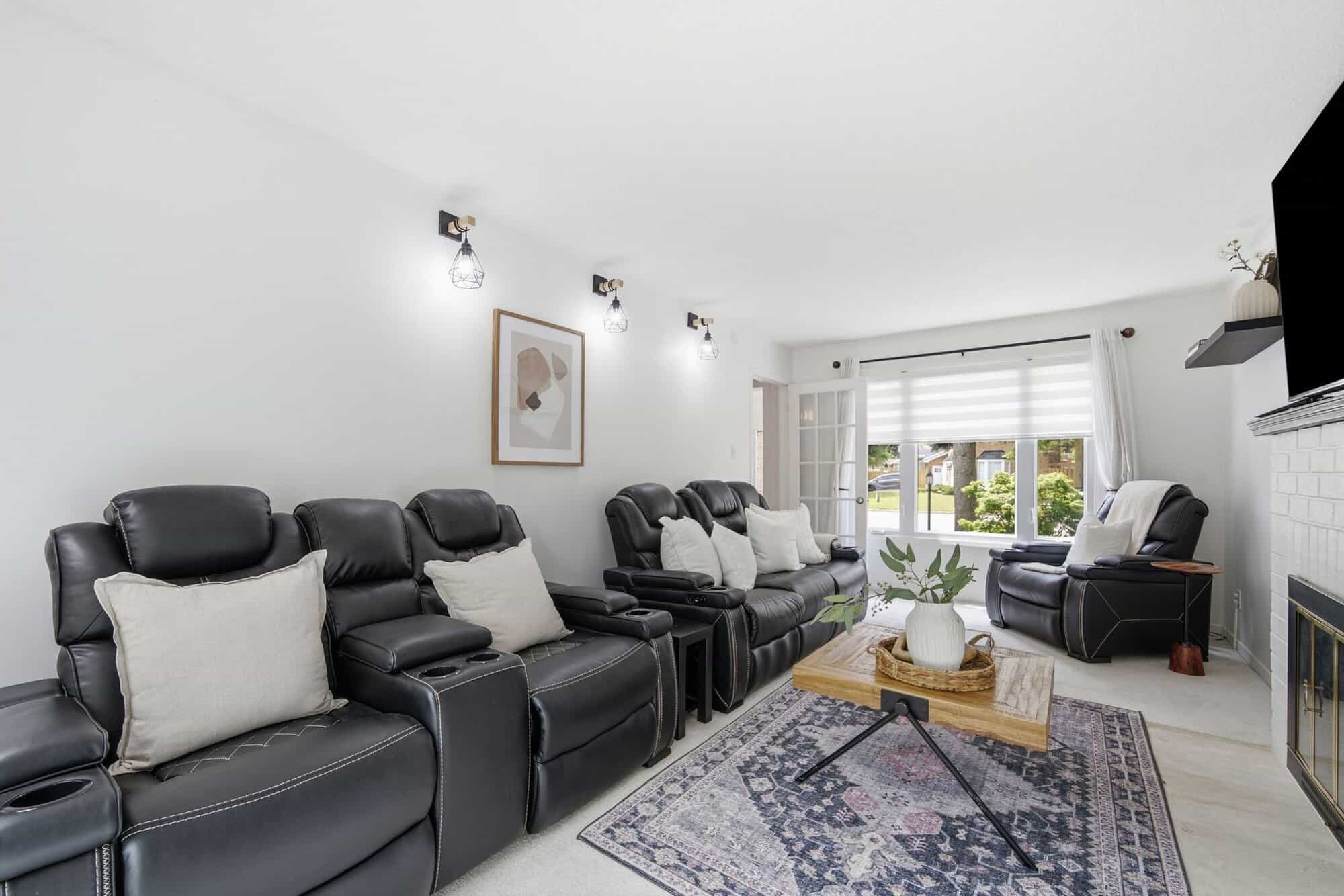 38A Deep Dene formal living room with crown moulding and updated lighting.