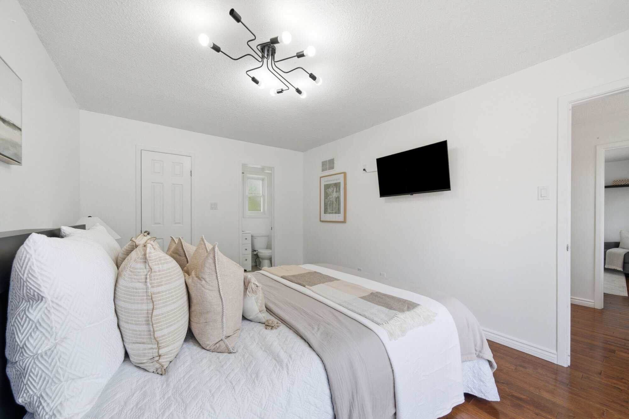 13 Flowers Cres laura mcbride ajax realtor 39 primary