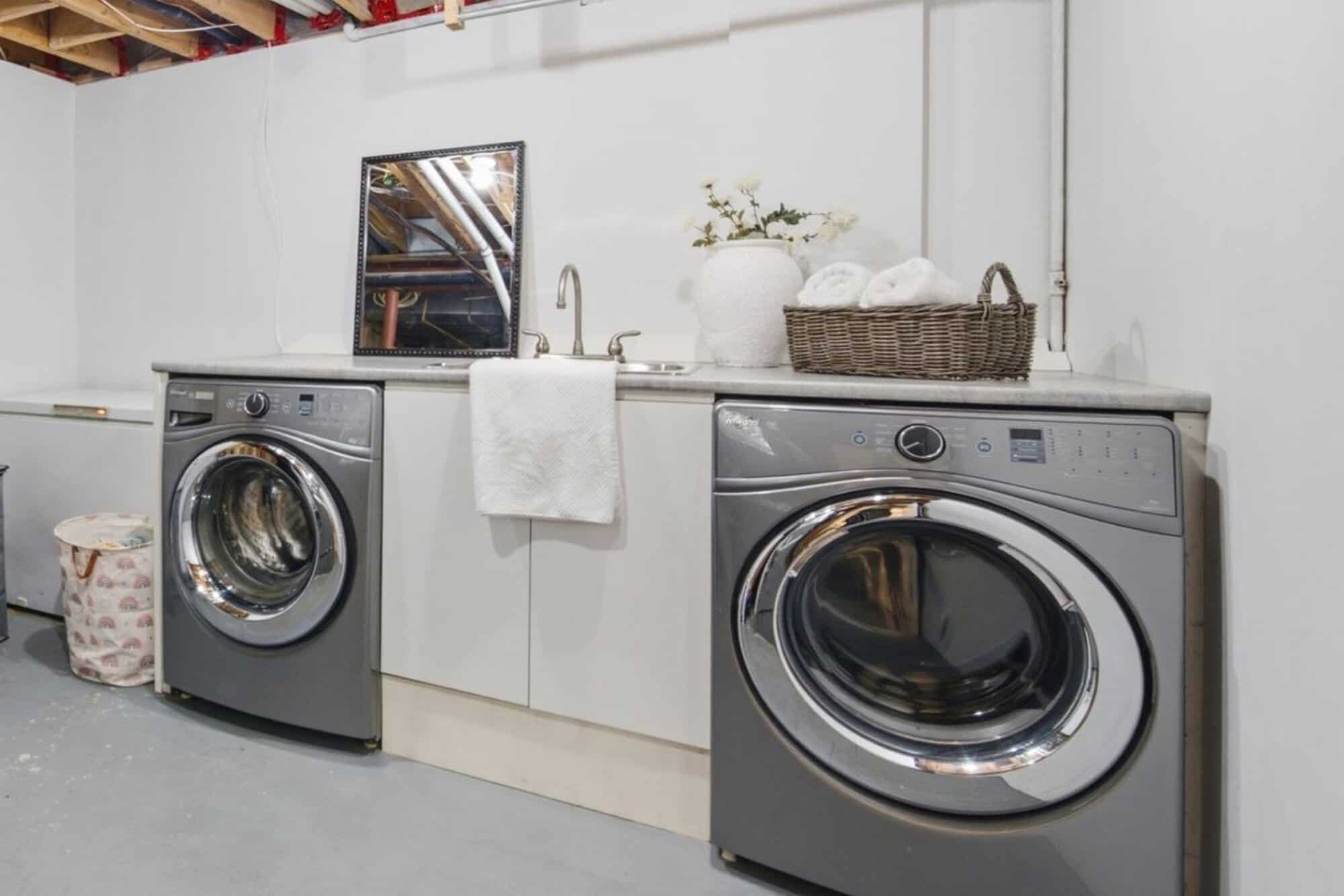 13 Flowers Cres laura mcbride ajax realtor 69a laundry