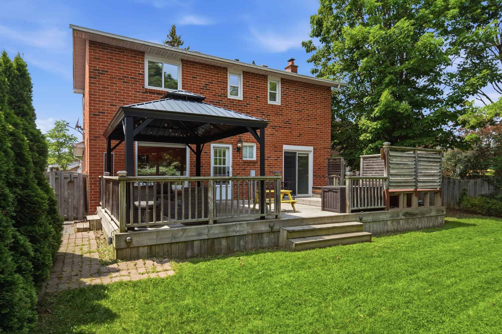 13 Flowers Cres laura mcbride ajax realtor 78 backyard