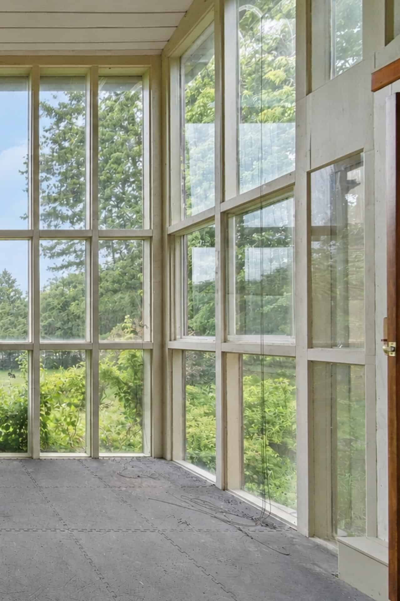 Image of a glass conservatory room windows at 17 Ontoro Blvd listed by Realtor Laura McBride in South Ajax